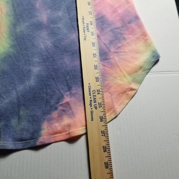 NWOT HEIMISH USA WOMEN'S TIE DYE V-NECK BLOUSE SIZE SMALL - Picture 5 of 9